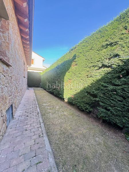 Foto ea65c6b5-345a-47f9-87c2-315c4afd8b3e. Casa amb calefacció aparcament piscina a Palazuelos de Eresma