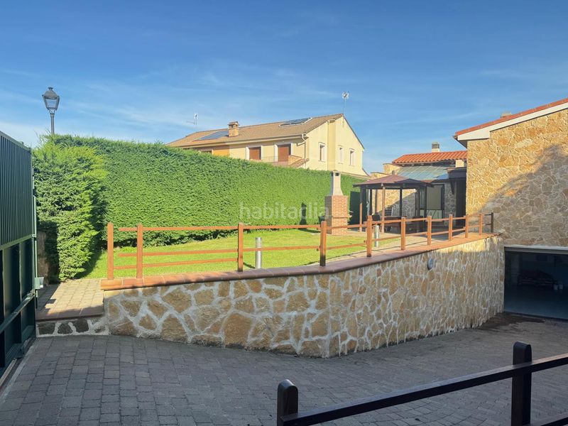 Foto eb5d8fe0-9eab-4f08-ac7a-4b78db565388. Casa amb calefacció aparcament piscina a Palazuelos de Eresma