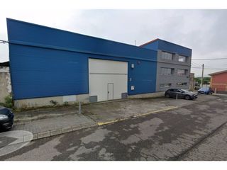 Rent Industrial building  Perogranda. Alquiler de nave industrial en granda, siero  710 m  oficinas
