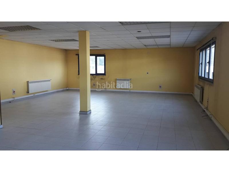 Foto 32e7963f-45c7-4ba4-968b-201f1bea14bc. Affitto capannone industriale in Riaño - Los Barros Langreo