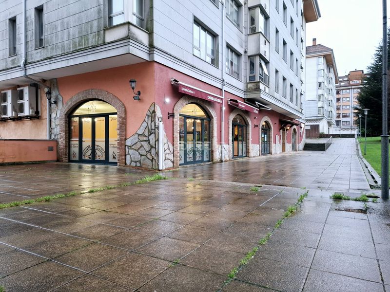 Foto 28911d97-544b-4e57-89c2-6138eb76453b. Local comercial amb calefacció a O Milladoiro Ames