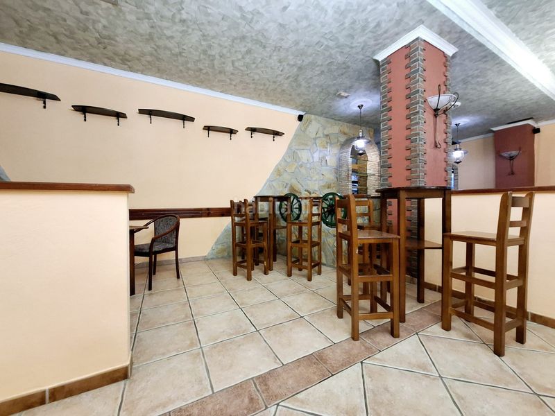 Foto b6143135-348a-493b-ad8e-95e9731b1ca8. Local comercial amb calefacció a O Milladoiro Ames