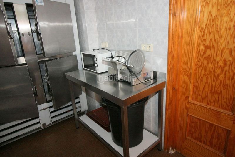 Foto e7115f65-f57d-4ee6-bb4e-3a21dcb9df85. Local comercial a carretera de ávila 10 a Mombeltrán