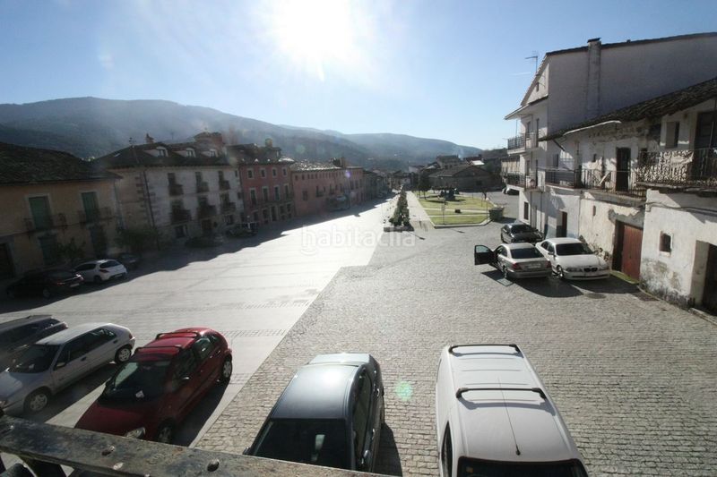 Foto a307718c-0a5a-45a0-93f9-34acfdabfffb. Casa a plaza de la corredera 1 a Mombeltrán