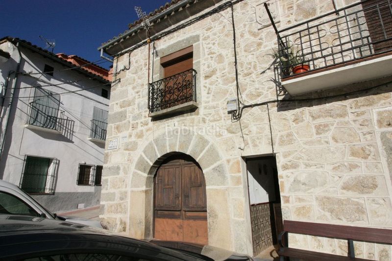 Foto e7b75380-b3ee-4405-89ed-7f916358ede9. Casa a plaza de la corredera 1 a Mombeltrán