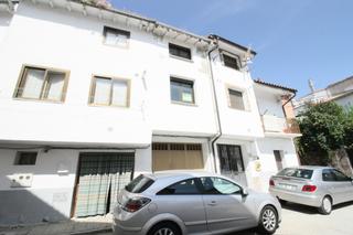 Casa en Calle la cuesta 27. Inmobiliaria tasarenas vende casa en mombeltran