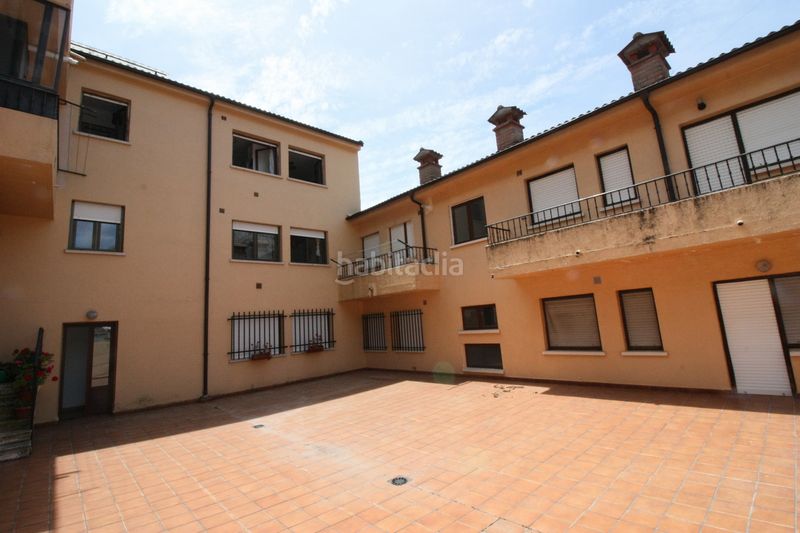 Foto c38b1f94-b598-42af-8bf3-9774e959dd88. Flat in camino de las piscinas 12 in Cuevas del Valle