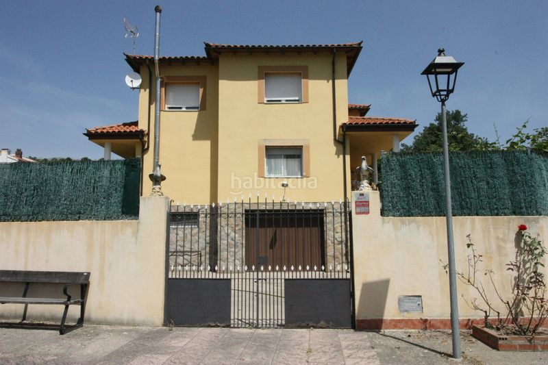 Foto b54c83c2-f2bf-4902-b309-e1e555cfcdf5. Xalet a calle san blas 12 a Mombeltrán
