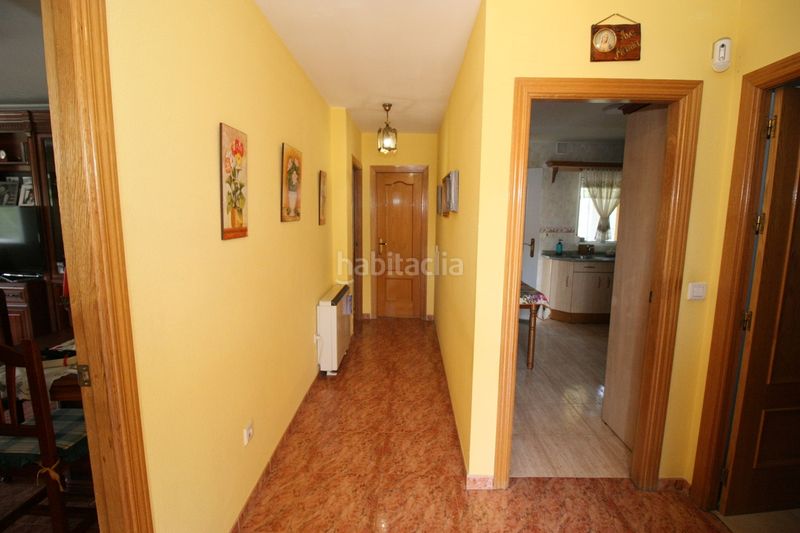 Foto de503286-6280-476a-ab07-b40e68ff78d1. Xalet a calle san blas 12 a Mombeltrán