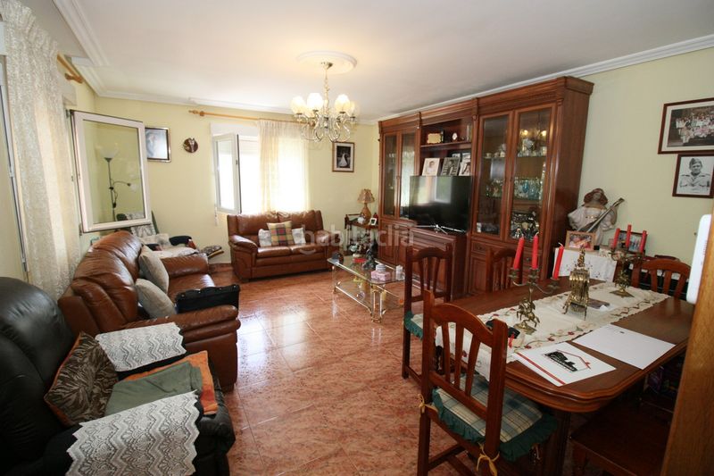 Foto f82e607d-5ad1-4890-8071-36e148d2b1f0. Xalet a calle san blas 12 a Mombeltrán