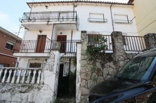 Etagenwohnung  Calle castaño 3. Inmobiliaria tasarenas vende piso con patio en arenas de san ped