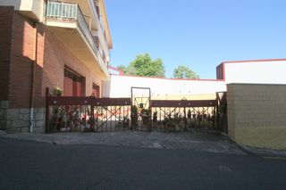 Industrial building  Calle sol 8. Inmobiliaria tasarenas vende nave con patio en arenas de san ped