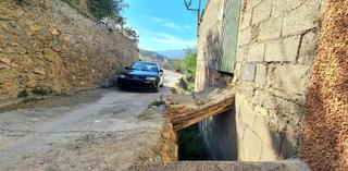 Terreny residencial  Calle peñetas. Se vende solar con construcción