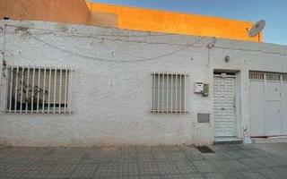 Casa en Rubi (n) 14. Inmueble sin posesión y sin acceso al interior