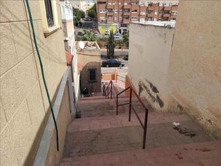 Casa  Iniesta. Vivienda unifamiliar ocupada por persona sin justo título