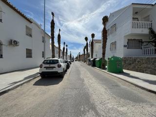 Haus in Calle rio darro 29. Casa dúplex en playa balanegra tu refugio perfecto!