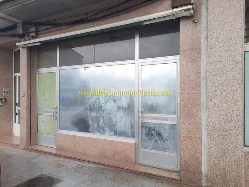 Foto f2566df4-8387-4a47-84bd-c52ed77bc149. Local comercial a Tui