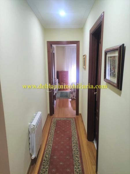 Foto 1b01cfc6-ab73-4b03-9dce-ae92d43aeb70. Alquiler piso en Coiro Cangas