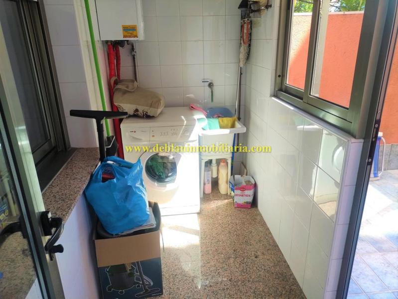 Foto bdfc4ee3-22d9-491b-838b-d78be2d40c57. Alquiler piso en Coiro Cangas