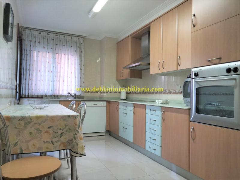 Foto f3ba3db0-43db-4185-a3f6-c7368270bc13. Alquiler piso en Coiro Cangas
