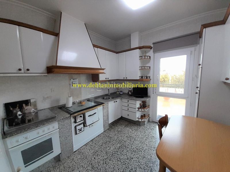 Foto 9e7994c7-f357-485b-9aa2-02de8b18ec4e. Casa amb calefacció a Tui