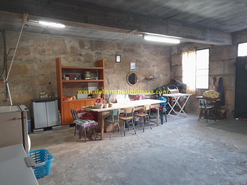Foto eb8c8887-dd06-47ec-99bd-52af25b0fe30. Casa amb calefacció a Tui