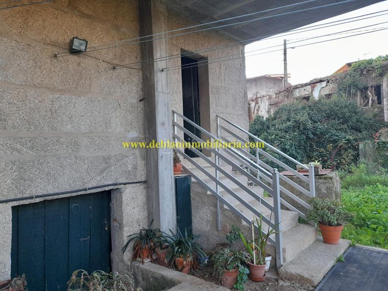 Foto ed4e8165-d7ff-4106-9f58-5d71e5650089. Casa amb calefacció a Tui