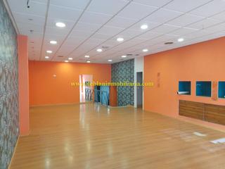 Local commercial à Tui