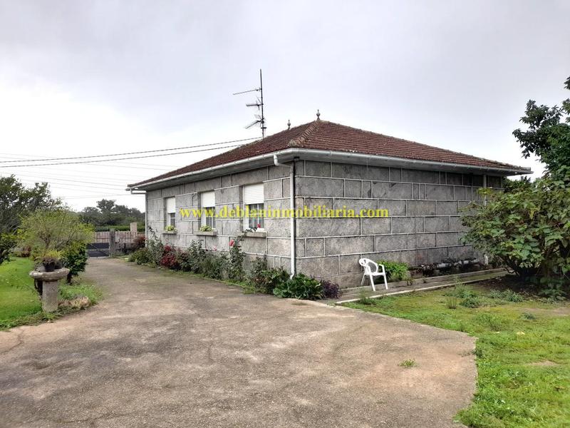 Foto 72db7f63-394d-42d1-b56a-71aedbeb11e9. Haus mit heizung parking in Tomiño