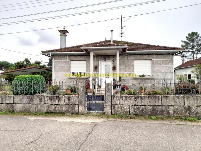 Foto d7b2e0c1-1612-4810-9dbf-b2bd908af518. Haus mit heizung parking in Tomiño