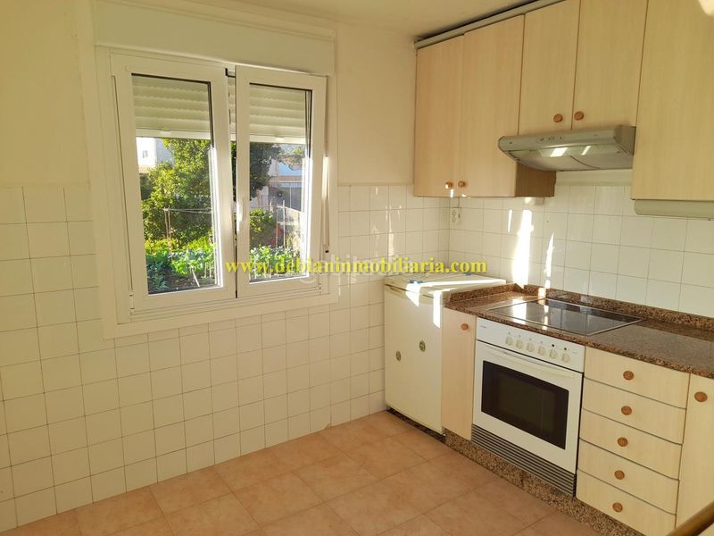 Foto a1f45b3c-0967-49dd-a262-909fb9dcc5f4. Casa amb calefacció aparcament a Tui