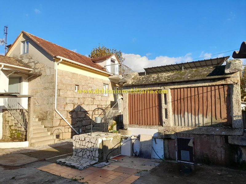 Foto f0f615d3-648d-48c0-8a6c-749daf6875f6. Casa amb calefacció aparcament a Tui