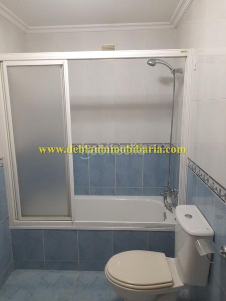 Foto a2aa104f-120d-4f4e-8451-37ddf325e555. Pis amb calefacció aparcament a Tui