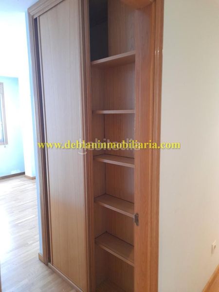 Foto f9301381-7437-42ed-ab63-4fde2c235931. Pis amb calefacció aparcament a Tui