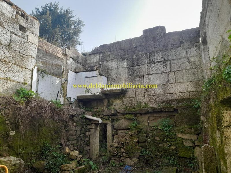 Foto 5da08f8f-a36a-44b7-8b0c-e8a8e3fef766. Casa amb aparcament a Tui