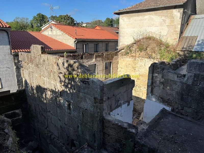Foto 87921620-9f69-4697-95bb-3db57da8e214. Casa amb aparcament a Tui