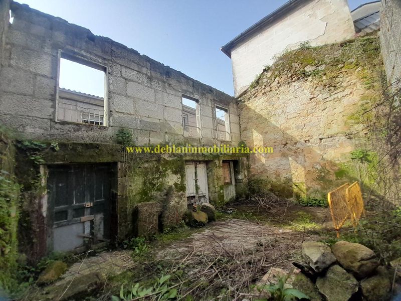 Foto e9e6db52-7e3a-4e30-8adb-75cef0254d50. Casa amb aparcament a Tui
