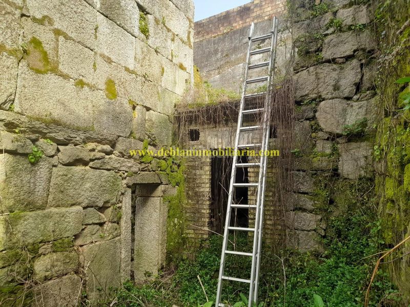 Foto f0c94b73-65d4-4010-8acb-f049f886857d. Casa amb aparcament a Tui