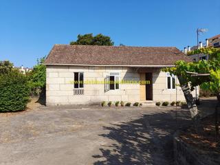 Casa en Tomio. Casa de piedra en el centro de tomio