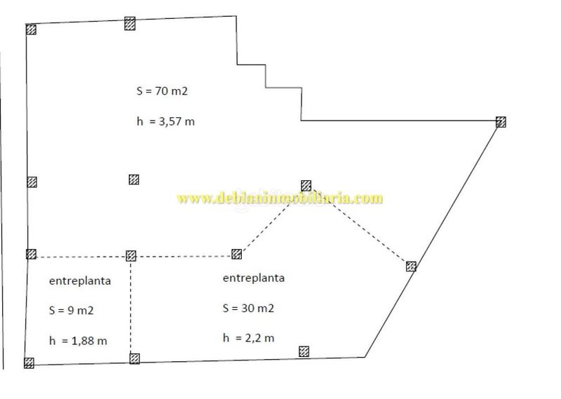 Foto 48e3a280-570d-4dac-b0a1-4b1340f9d795. Alquiler local comercial en Tui