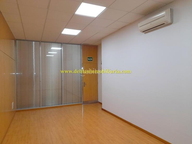 Foto a7bce45a-8866-452b-ac10-6eb7d0984c1a. Rent office space with heating in Porriño (O)