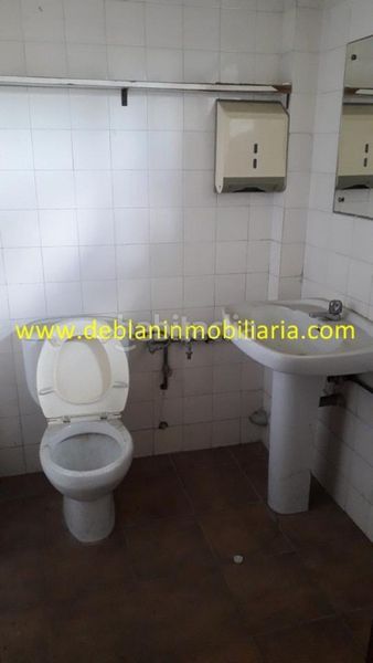 Foto 114ea84d-0749-42b2-a18b-2832cfd41bea. Lloguer local comercial a Tui