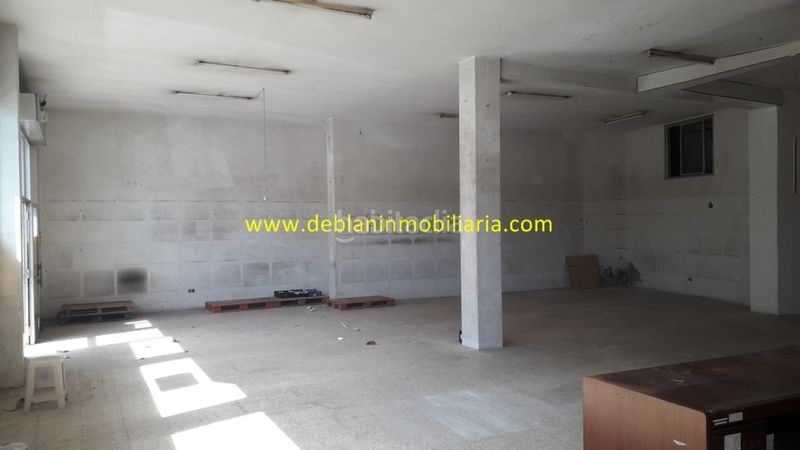 Foto bbfaa084-810d-43d2-adb6-0d953826dd3f. Lloguer local comercial a Tui