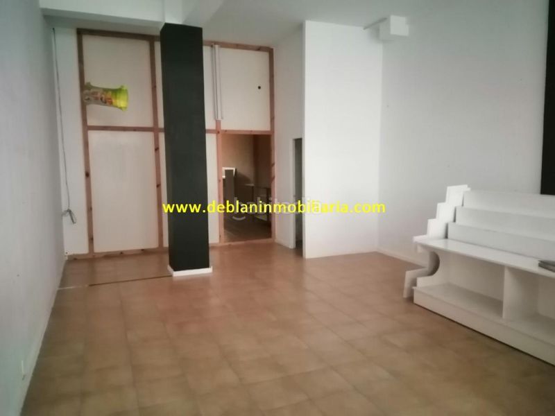 Foto 72616cbd-b219-421e-837d-1cc57cf6fd8f. Lloguer local comercial a Tui