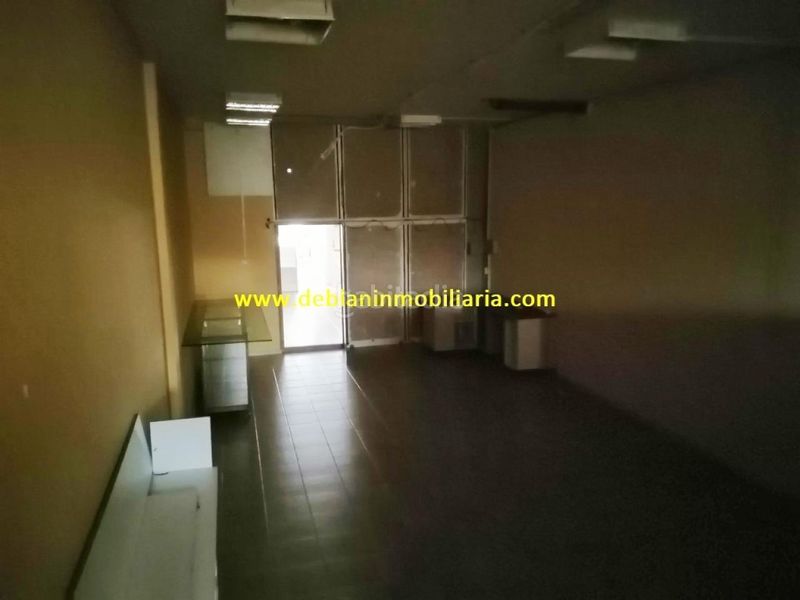 Foto ec3da776-1515-4826-9c36-90cc0b4a05b0. Lloguer local comercial a Tui