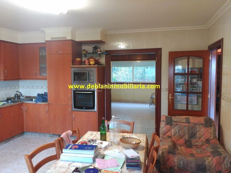Foto 2c2ddb16-7e39-4b47-8622-e11c0ca22972. Chalet with heating parking in Rosal (O)