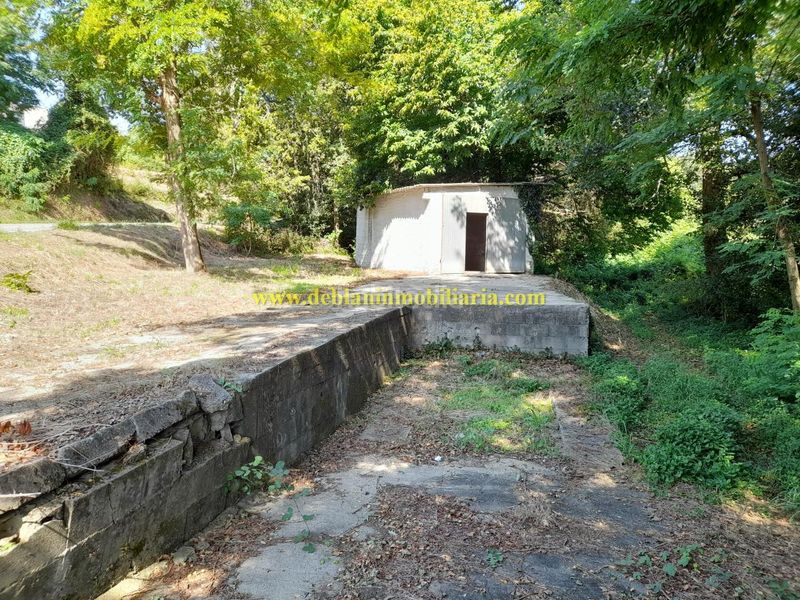 Foto 2ad249de-b4bd-4879-875e-952306aae6ec. Finca rústica a Tui