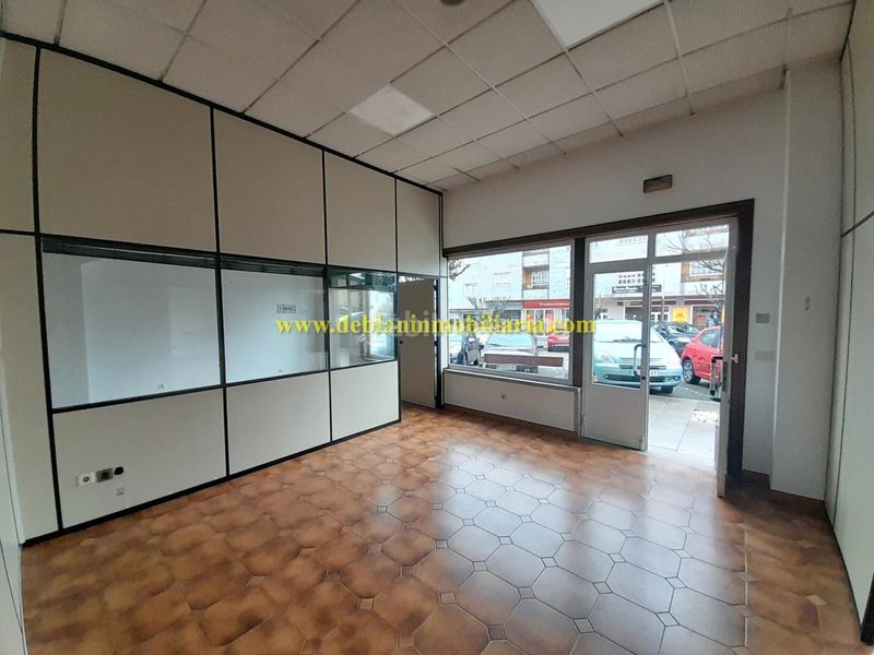 Foto 063e576d-7906-40be-8c13-17e33ed17767. Lloguer local comercial a Tui