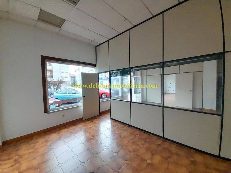 Foto 19691a35-b111-42d1-a680-be97de3d4a76. Lloguer local comercial a Tui