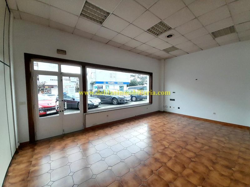 Foto 30cd6fd0-5b94-430f-9bc2-ffeaf6100375. Lloguer local comercial a Tui